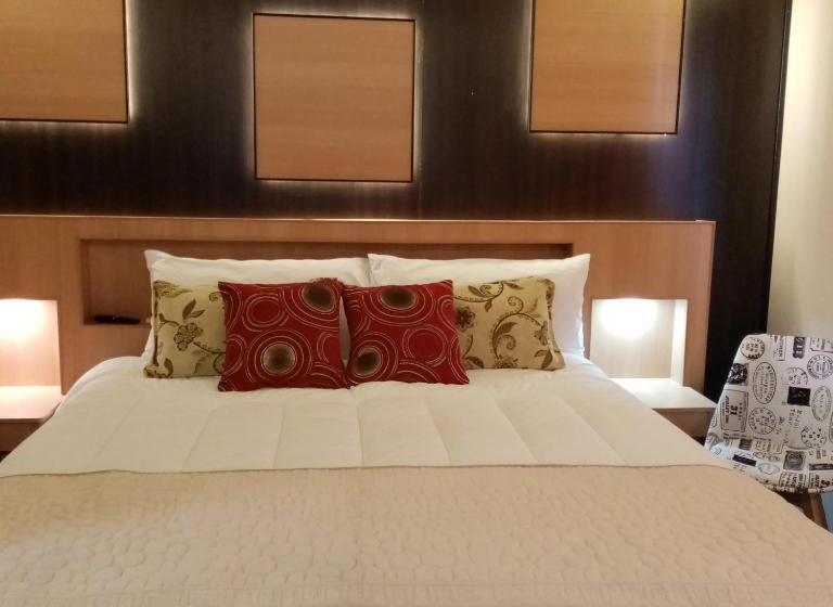 Executive Suite, Mont Suite Mte. Aguila