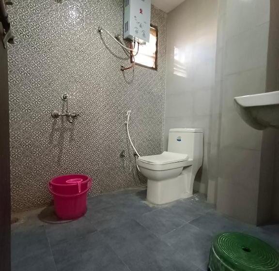 חדר סטנדרט, Shubham