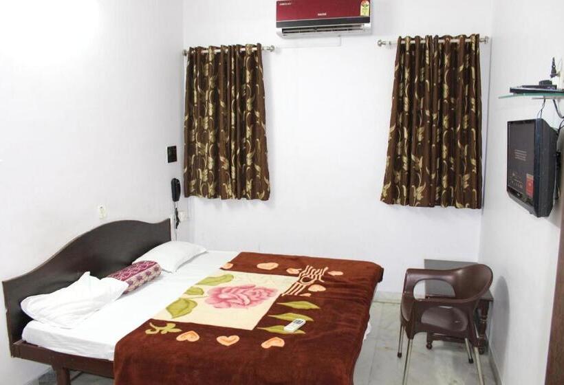 חדר סטנדרט, Shubham