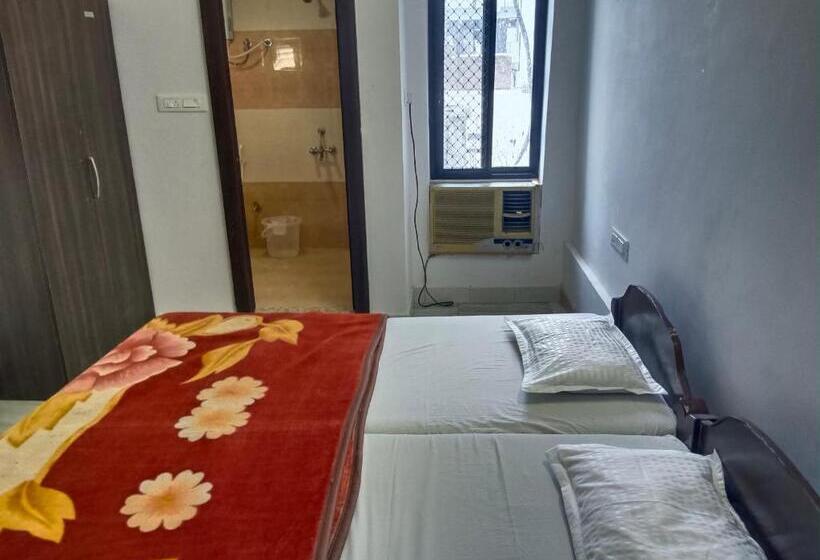 חדר סטנדרט, Shubham