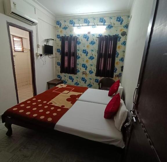 חדר סטנדרט, Shubham