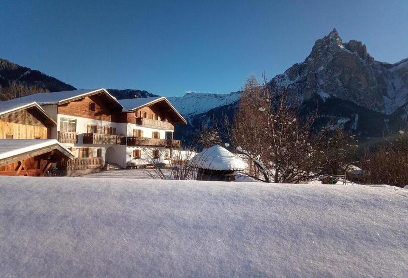 Апартаменты 3 Спальни, Treffhof