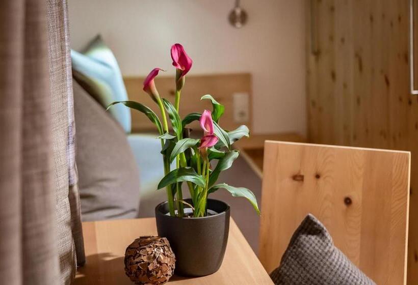 Апартаменты 3 Спальни, Treffhof