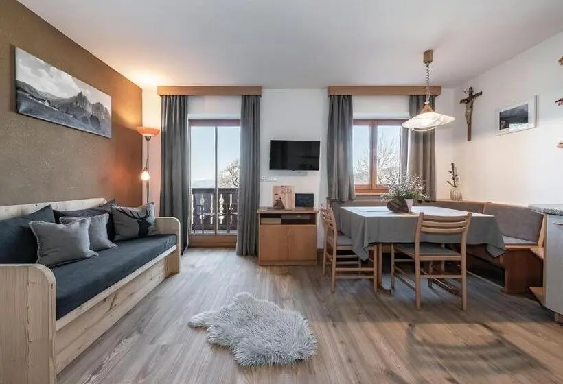 ２ベッドルームアパートメント, Treffhof