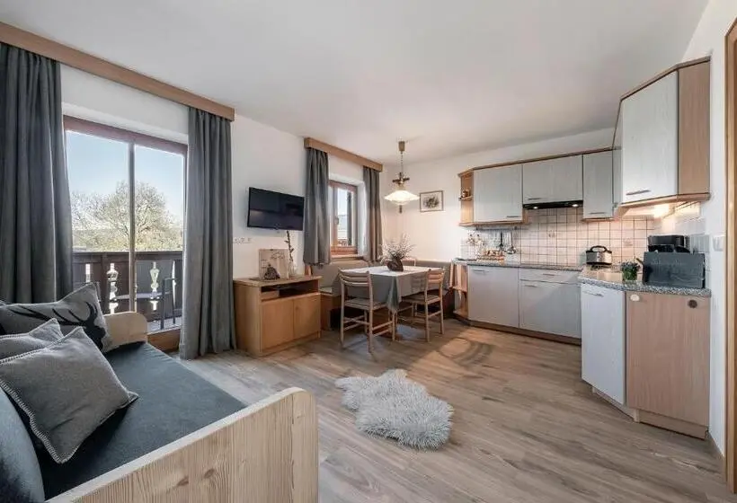 ２ベッドルームアパートメント, Treffhof