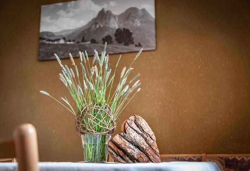 Апартаменты 3 Спальни, Treffhof