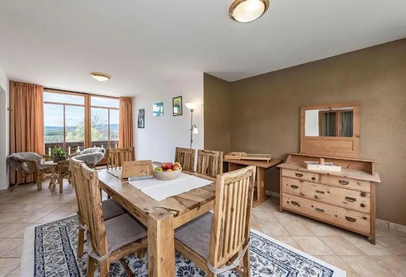 ３ベッドルームアパートメント, Treffhof