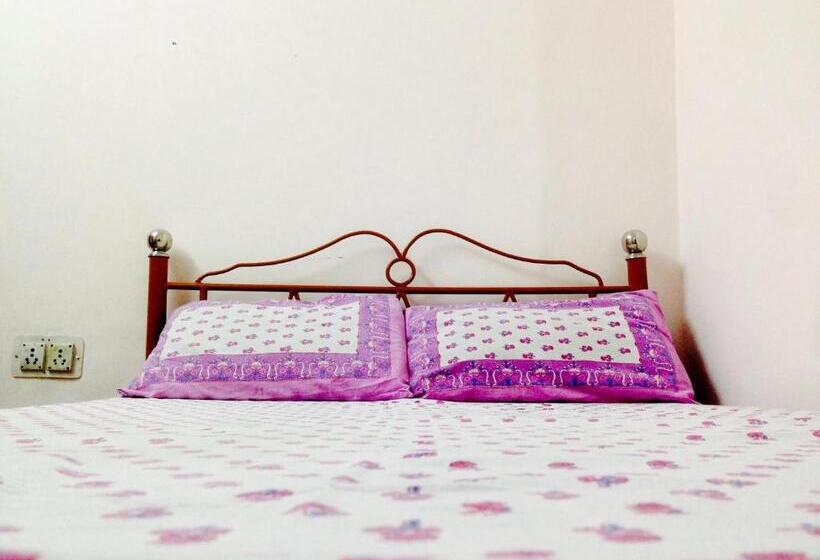 Standard Yhden Hengen Huone, Blue King