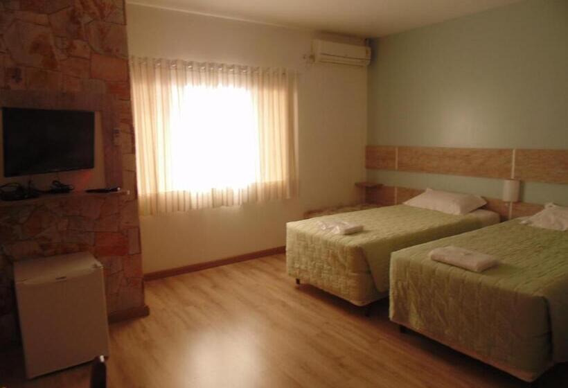اتاق استاندارد سه نفره, Vila Germânica