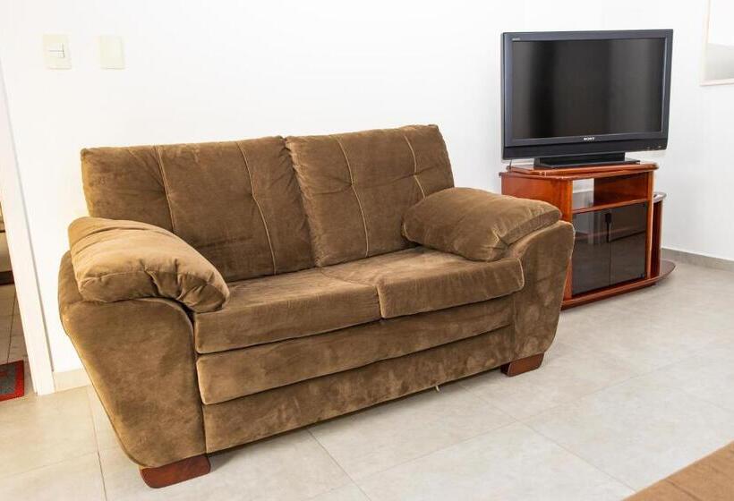 آپارتمان 2 خوابه با بالکن, Vila Germânica