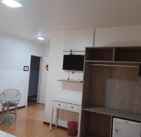 سوییت لوکس, Vila Germânica