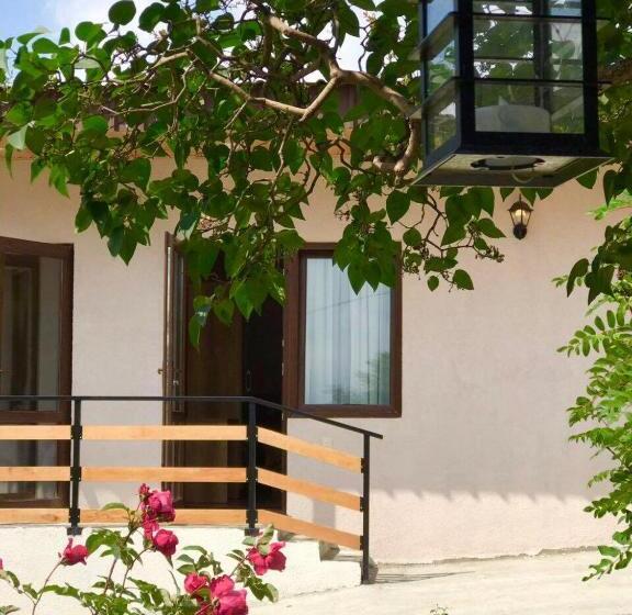 اتاق ساده سه نفره, Soso Burduli S Guesthouse