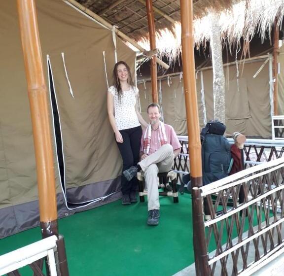 غرفة قياسية مزوَّدة بشُرفة, Kaziranga Eco Camp