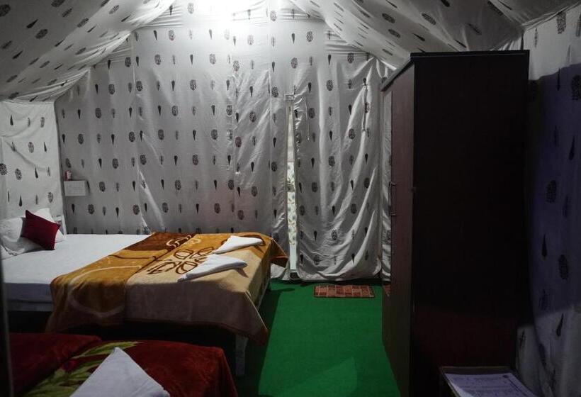 Трехместный Номер Стандарт с Балконом, Kaziranga Eco Camp