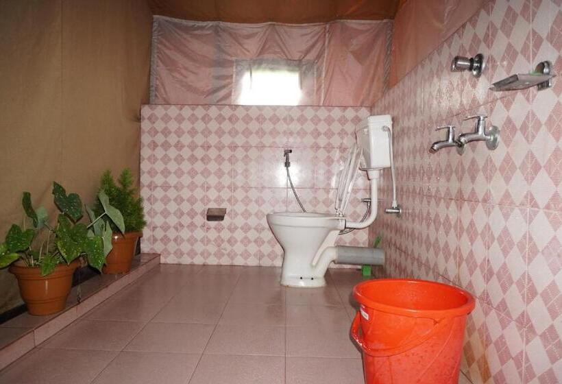 غرفة قياسية ثلاثية مزودة بشرفة, Kaziranga Eco Camp