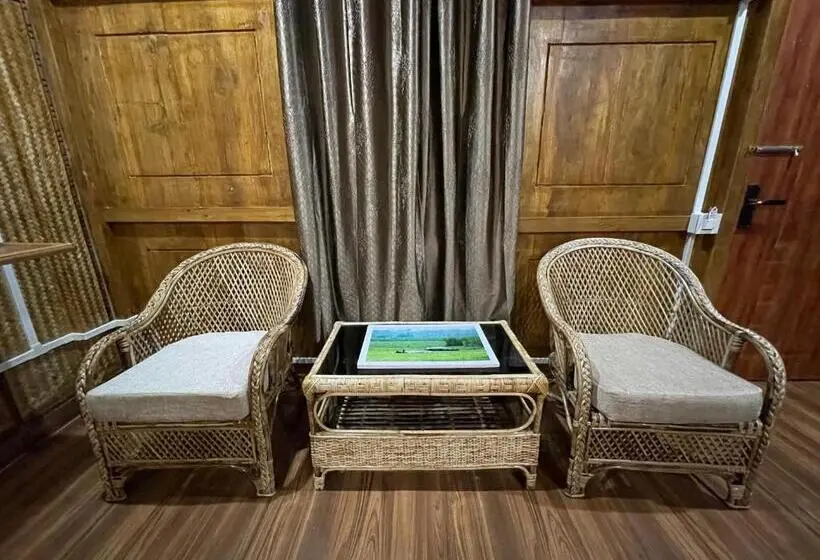 バルコニー付きデラックスルーム, Kaziranga Eco Camp