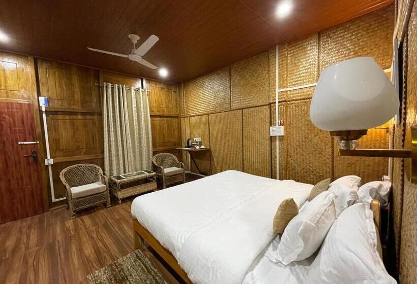 Номер Deluxe с Балконом, Kaziranga Eco Camp