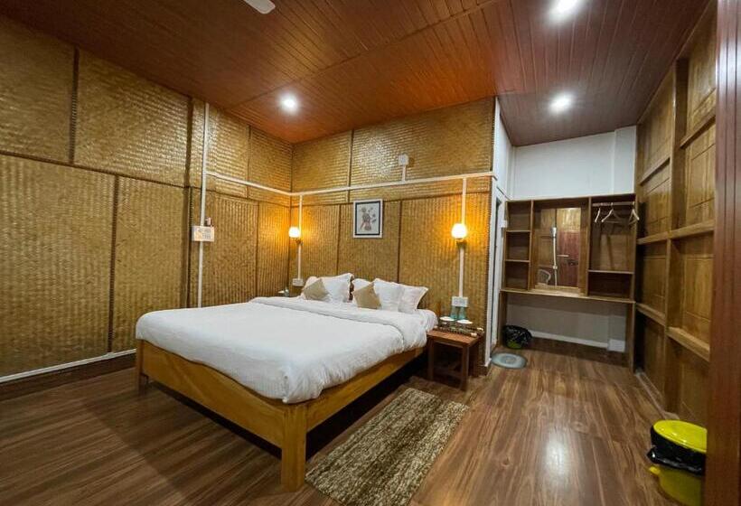 غرفة ديلوكس مزودة بشرفة, Kaziranga Eco Camp
