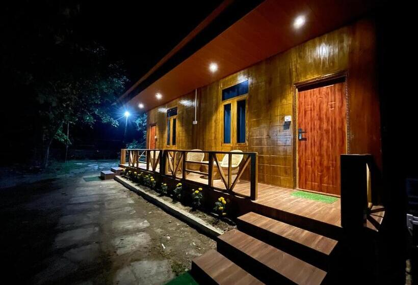 Номер Deluxe с Балконом, Kaziranga Eco Camp