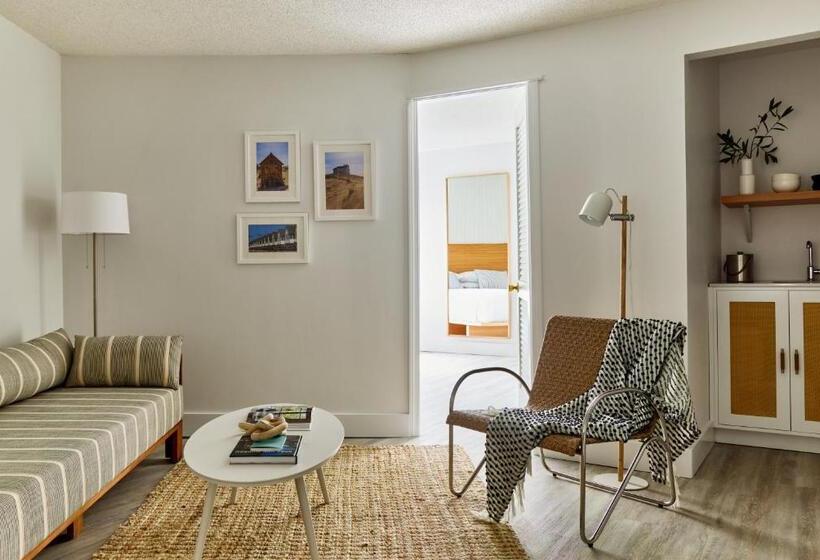 جناح سرير كينج, Parker Beach Lodge