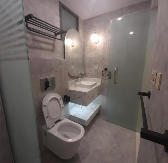 استودیوی استاندارد, Al Anoud & Aljawhara Apartments