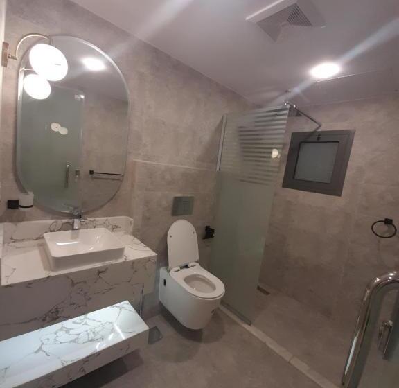 استودیوی استاندارد, Al Anoud & Aljawhara Apartments