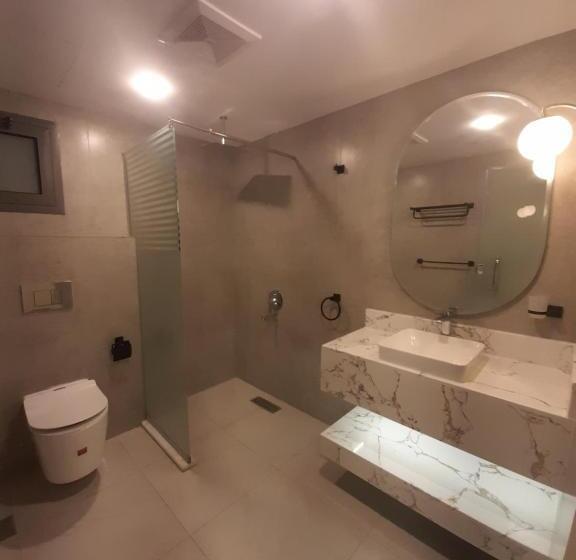 استودیوی استاندارد, Al Anoud & Aljawhara Apartments