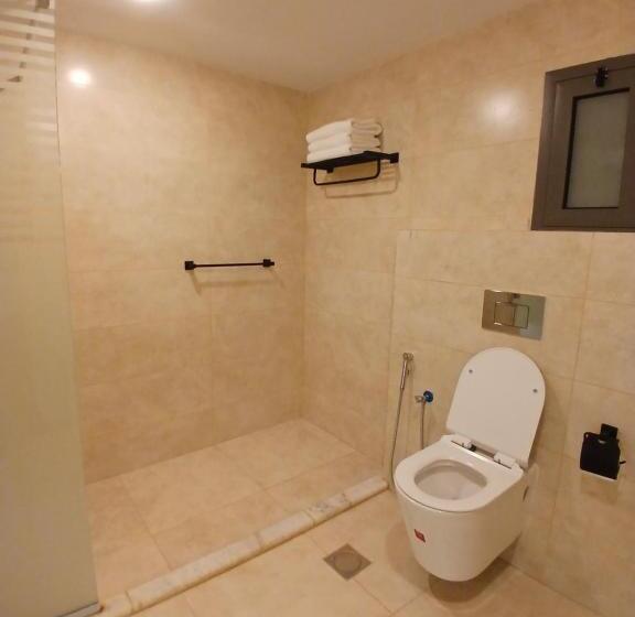 استودیوی استاندارد, Al Anoud & Aljawhara Apartments