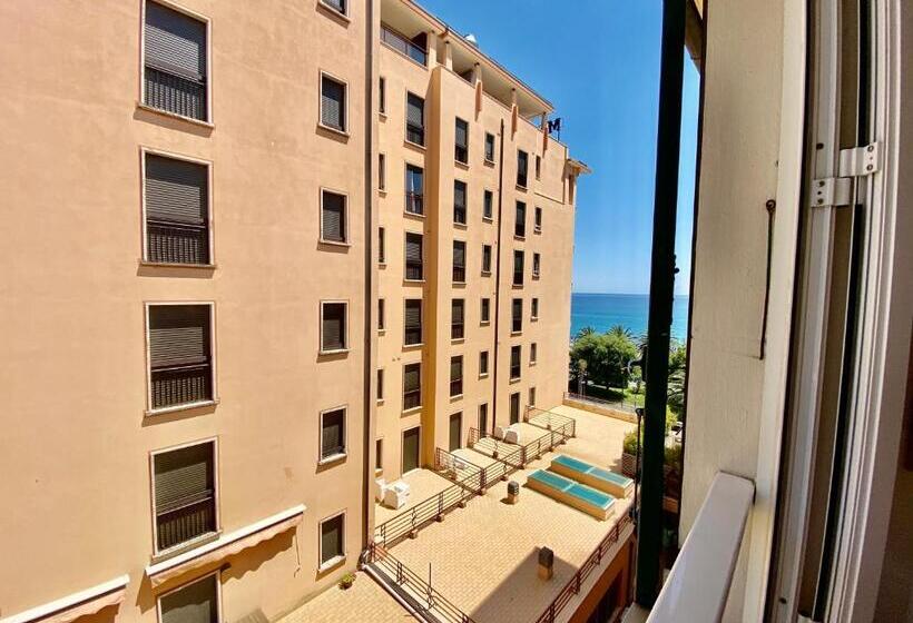 サイドオーシャンビュースタンダードルーム, Alba Chiara