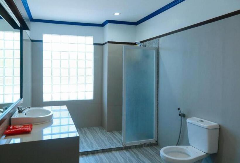 اتاق خانوادگی, Reddoorz Plus @ Castle Chateau Iloilo