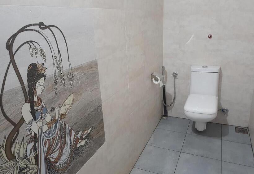اتاق لوکس, Nature Villa Kochi