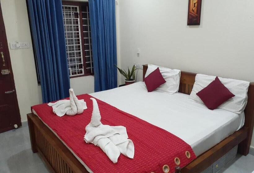 اتاق سوپریور با تخت بزرگ, Nature Villa Kochi
