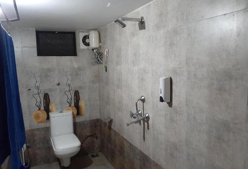 جناح جونيور ديلوكس, Nature Villa Kochi