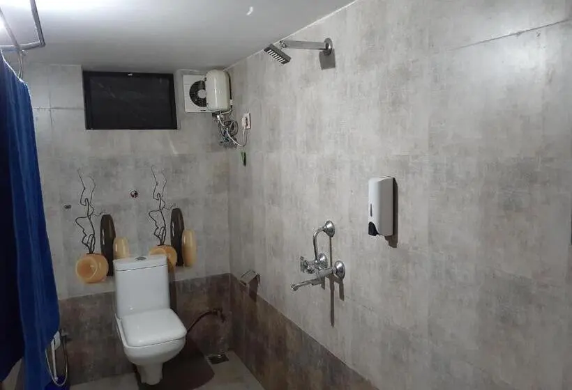 سوییت جونیور لوکس, Nature Villa Kochi