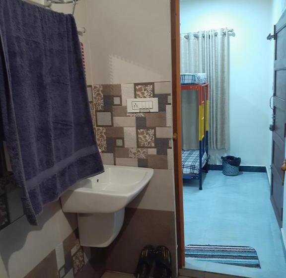 غرفة إقتصادية رباعية, Nature Villa Kochi