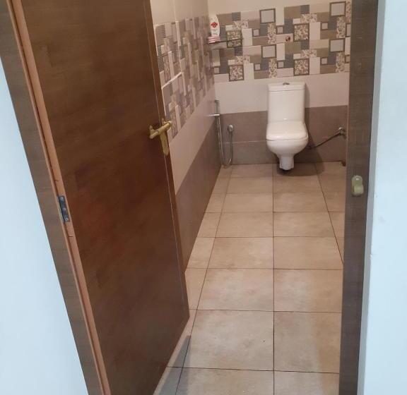 غرفة إقتصادية رباعية, Nature Villa Kochi