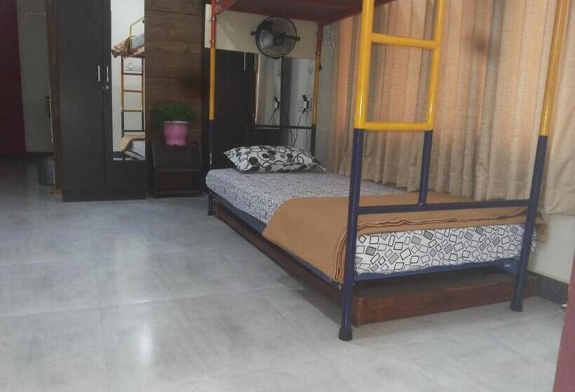 غرفة إقتصادية رباعية, Nature Villa Kochi