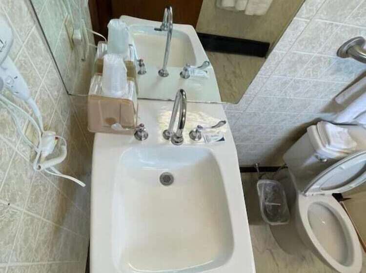 חדר סטנדרט, Belmont Motel