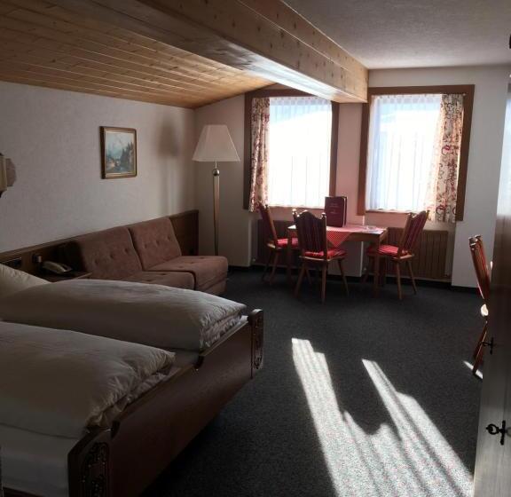 غرفة قياسية, Garni