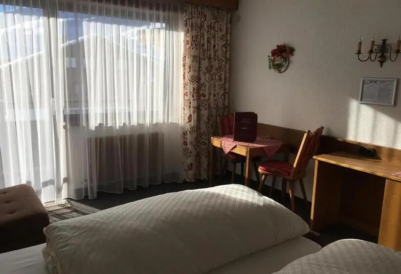 Chambre Standard, Garni