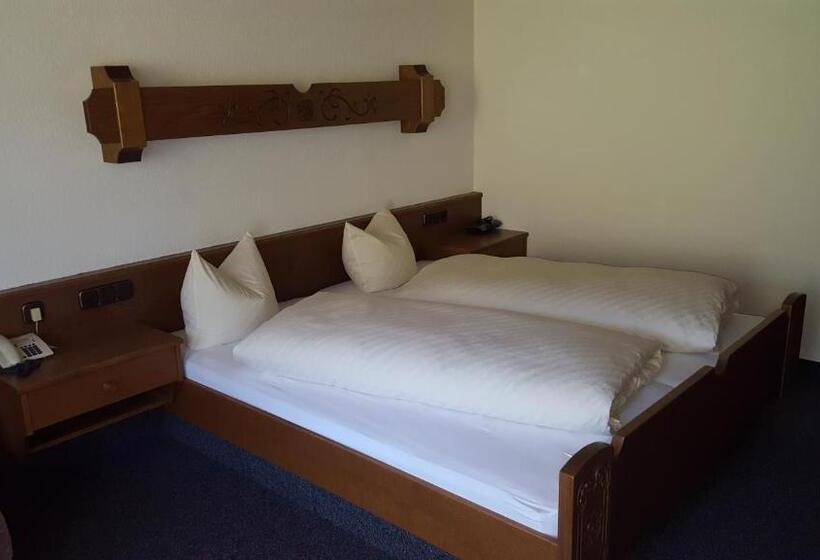 غرفة قياسية, Garni