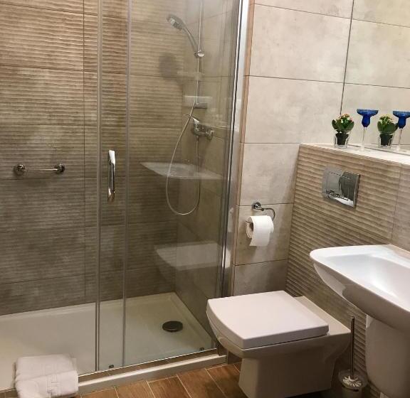 스탠다드 룸, Nat Jarosławiec