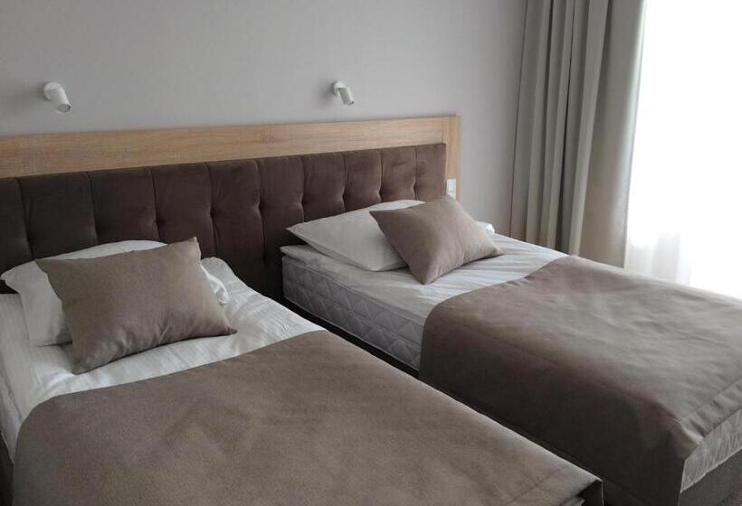 스탠다드 룸, Nat Jarosławiec