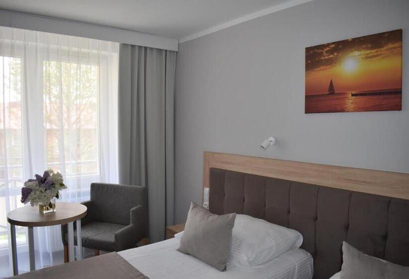 스탠다드 룸, Nat Jarosławiec