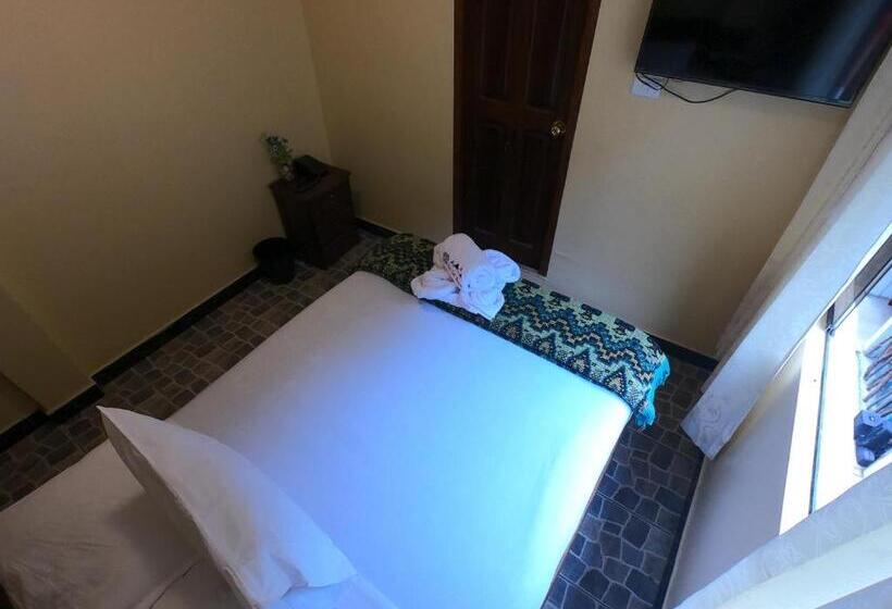 Standard Szoba, Don Feli House