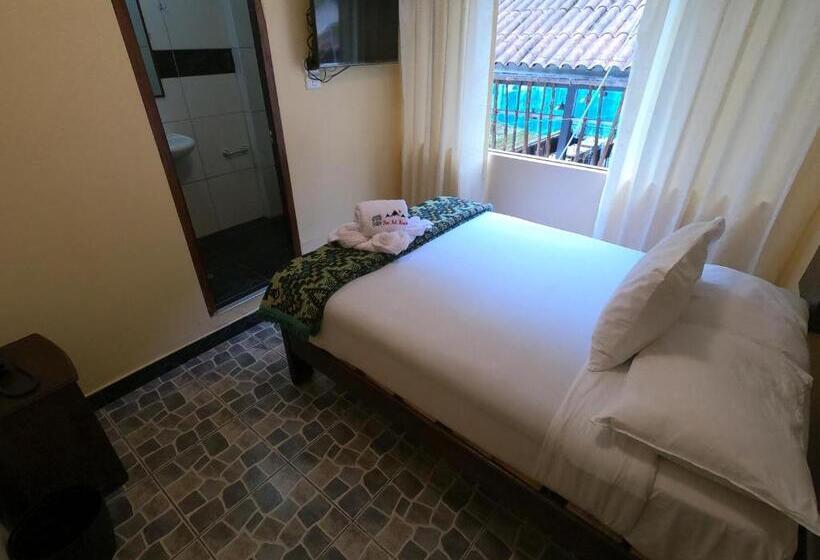 Standard Szoba, Don Feli House