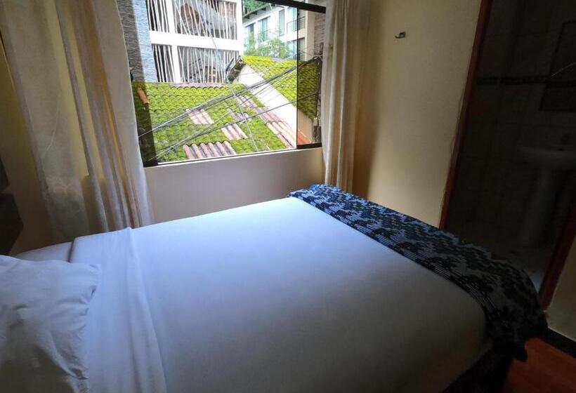 Standard Szoba, Don Feli House