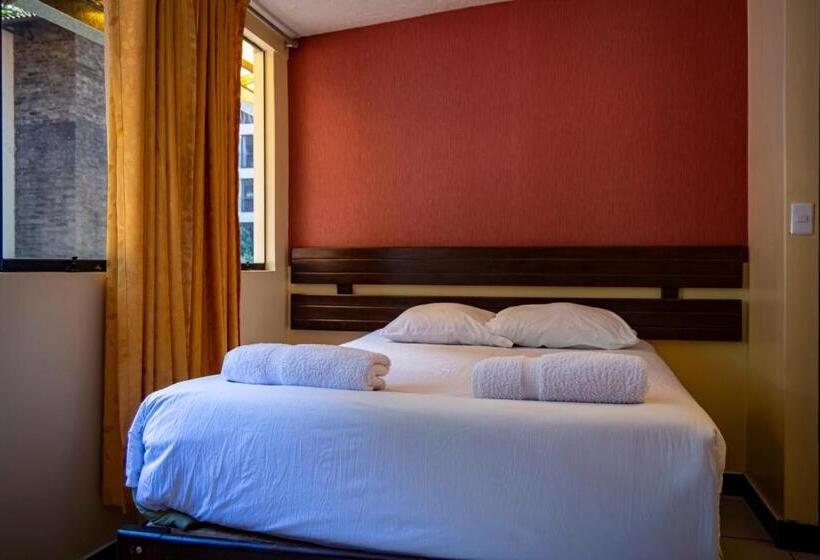 Standard Szoba, Don Feli House