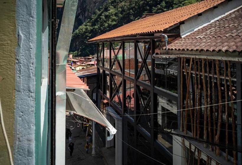 Standard Szoba, Don Feli House