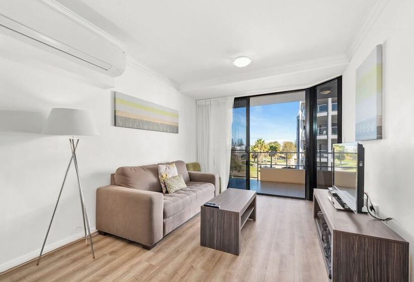 דירת חדר, Dolphin Quay Apartments